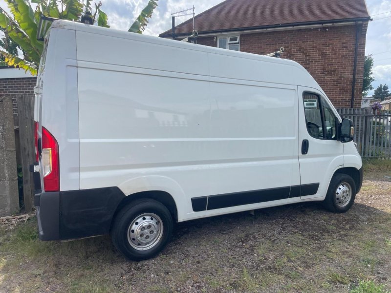 View PEUGEOT BOXER 2.2 BlueHDi 335 Professional L2 H2 Euro 6 (s/s) 5dr