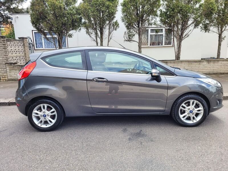 View FORD FIESTA 1.0T EcoBoost Zetec Euro 6 (s/s) 3dr