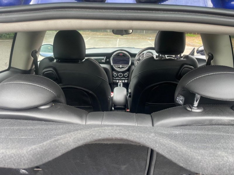 MINI HATCH