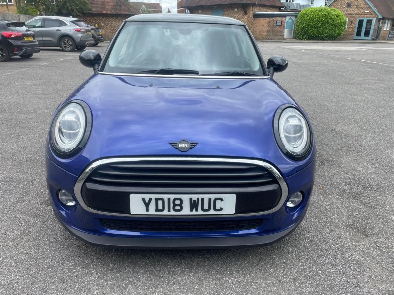 MINI HATCH