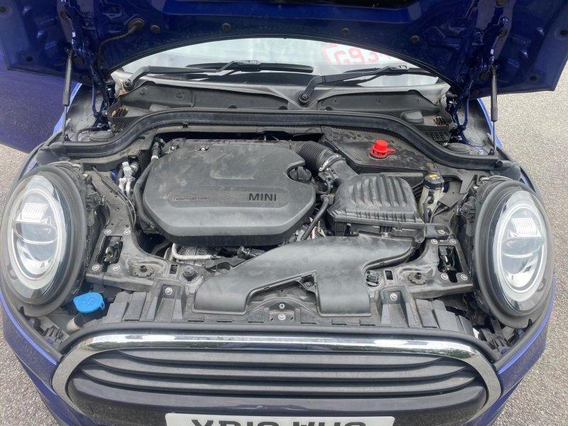 MINI HATCH