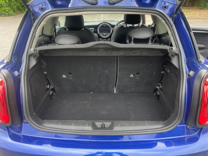 MINI HATCH