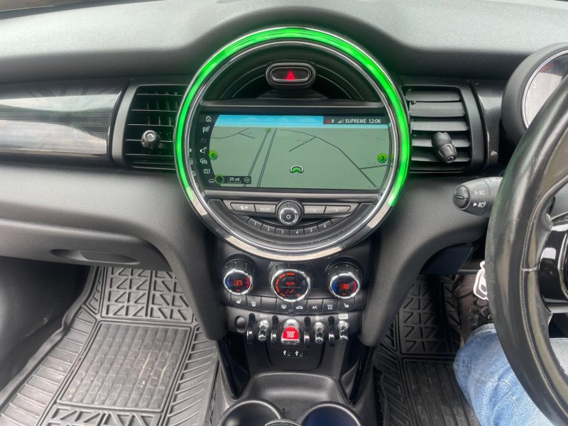 MINI HATCH