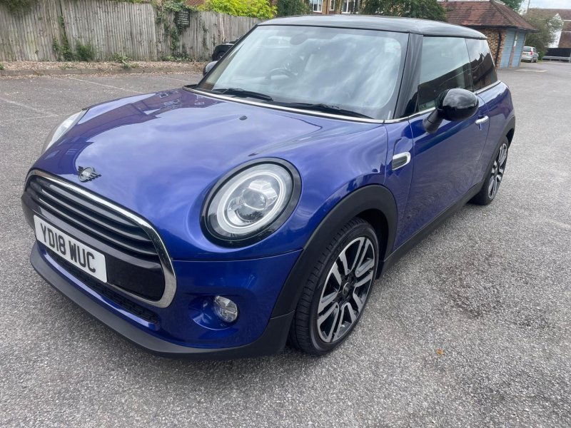 MINI HATCH