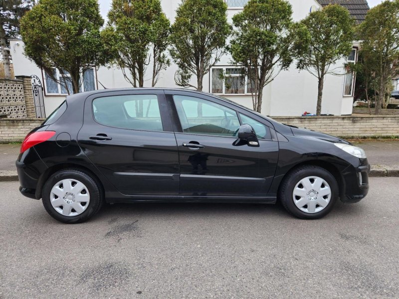 View PEUGEOT 308 1.6 VTi S 5dr