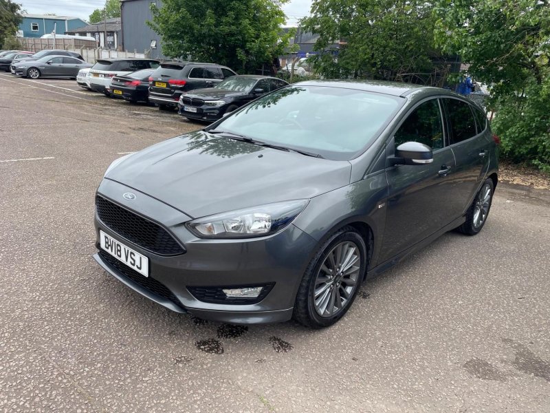 View FORD FOCUS 1.0T EcoBoost ST-Line Euro 6 (s/s) 5dr
