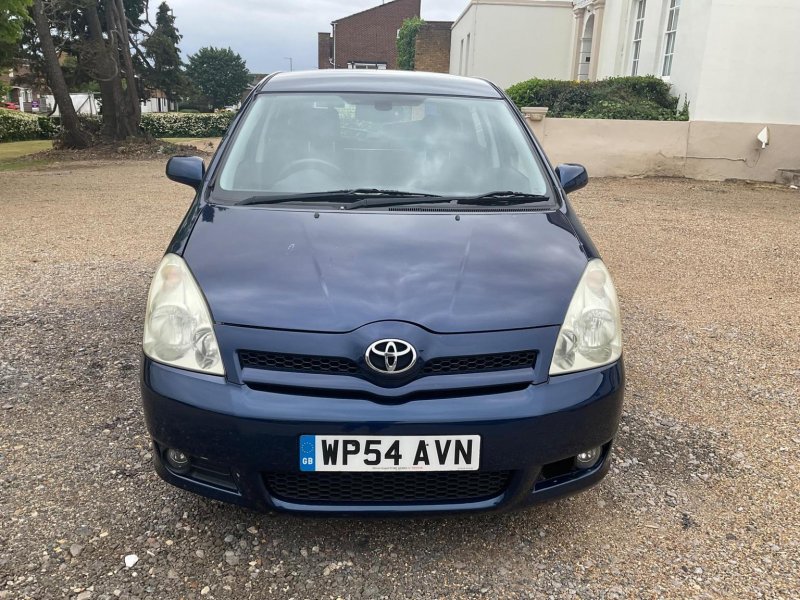 View TOYOTA COROLLA VERSO 1.8 VVT-i T3 5dr