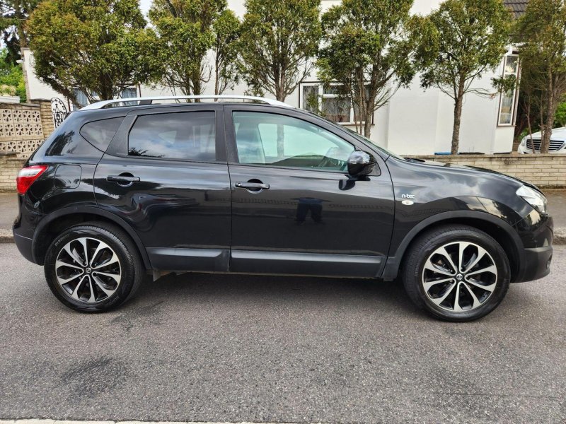 View NISSAN QASHQAI 2.0 dCi n-tec Auto 4WD Euro 5 5dr
