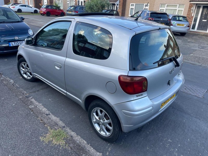 View TOYOTA YARIS 1.0 VVT-i T Spirit 3dr