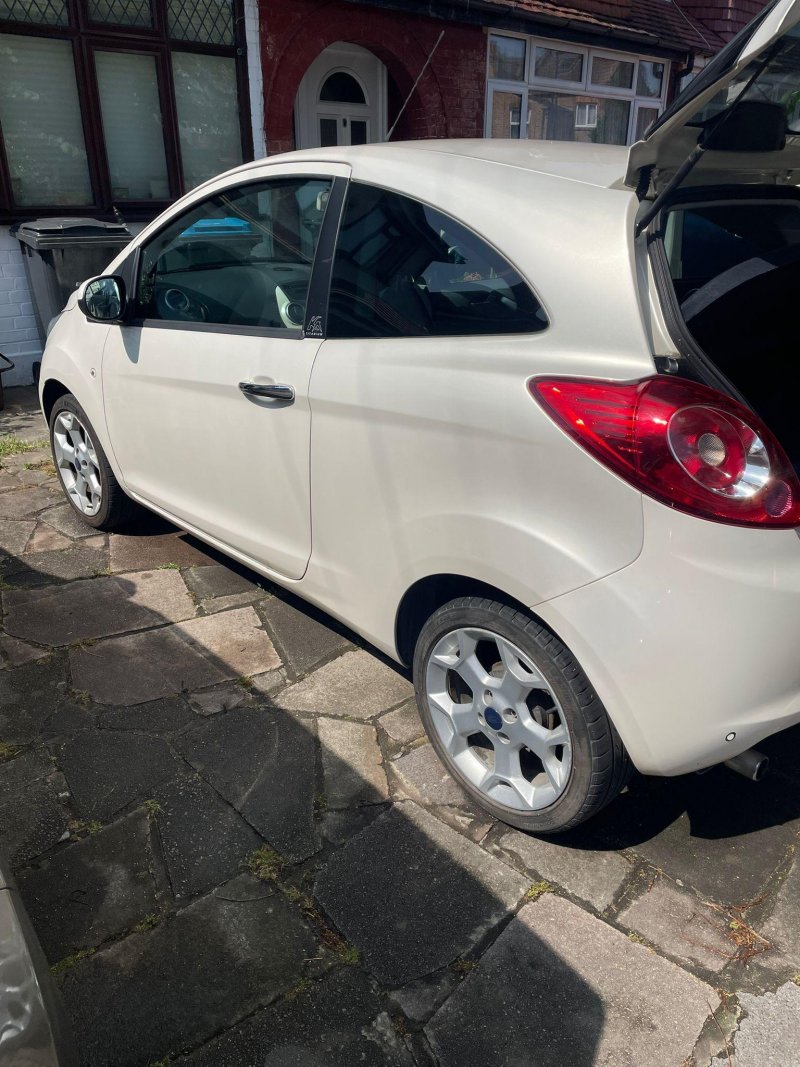 View FORD KA 1.2 Titanium Euro 5 3dr