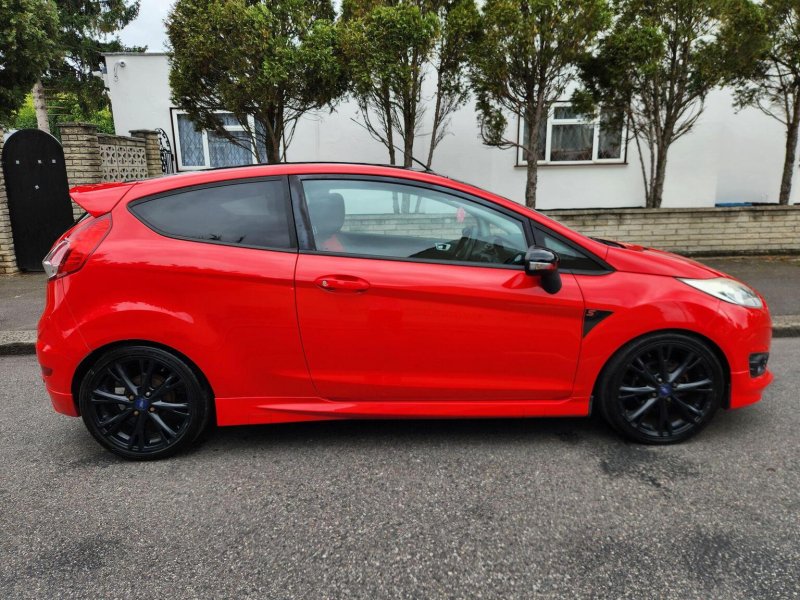 View FORD FIESTA 1.0T EcoBoost Zetec S Red Edition Euro 5 (s/s) 3dr