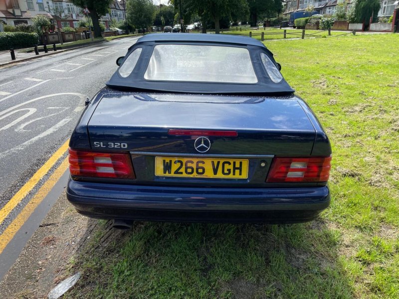 View MERCEDES-BENZ SL 3.2 SL320 Limited Edition 2dr
