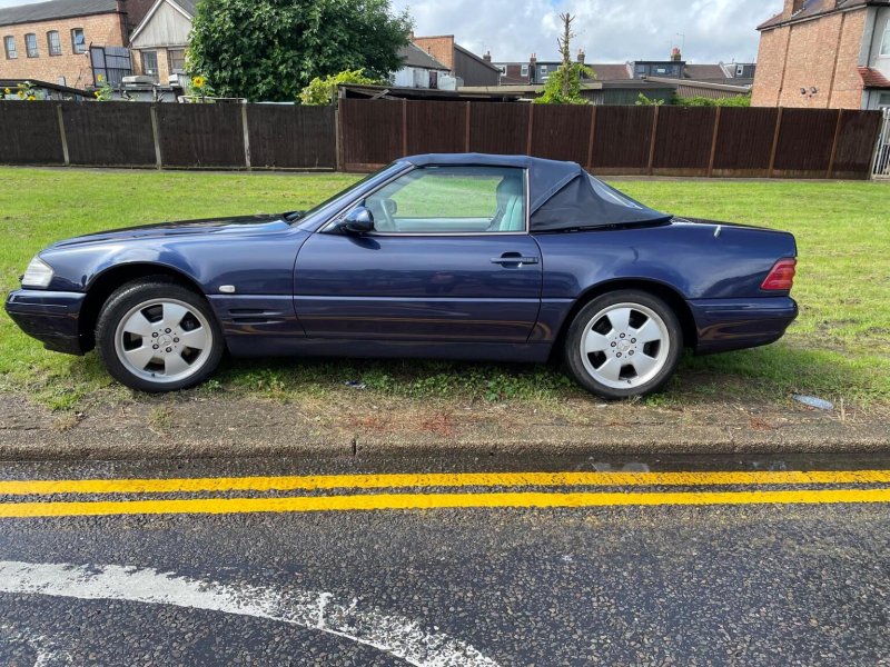 View MERCEDES-BENZ SL 3.2 SL320 Limited Edition 2dr
