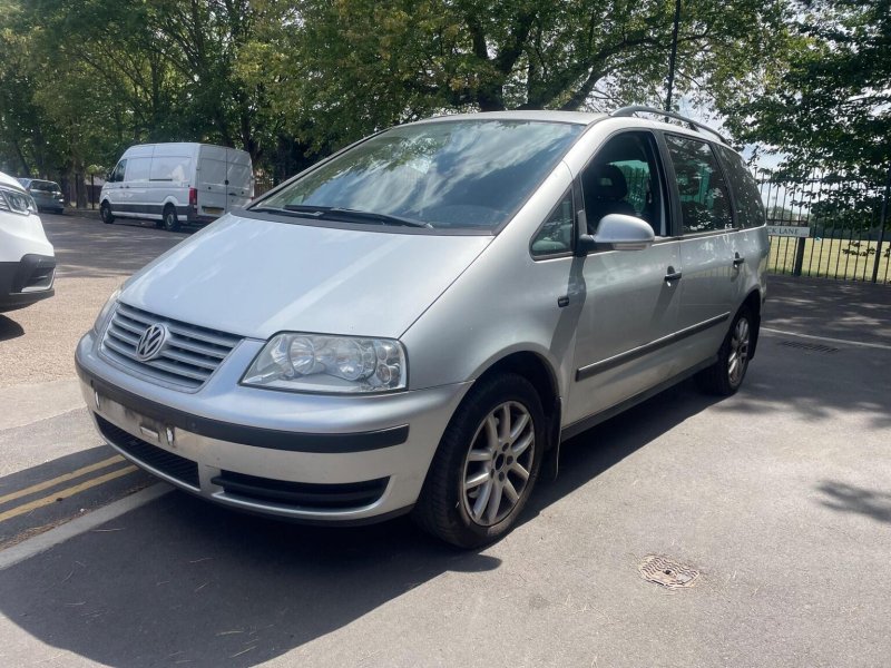View VOLKSWAGEN SHARAN 1.9 TDI PD SE 5dr