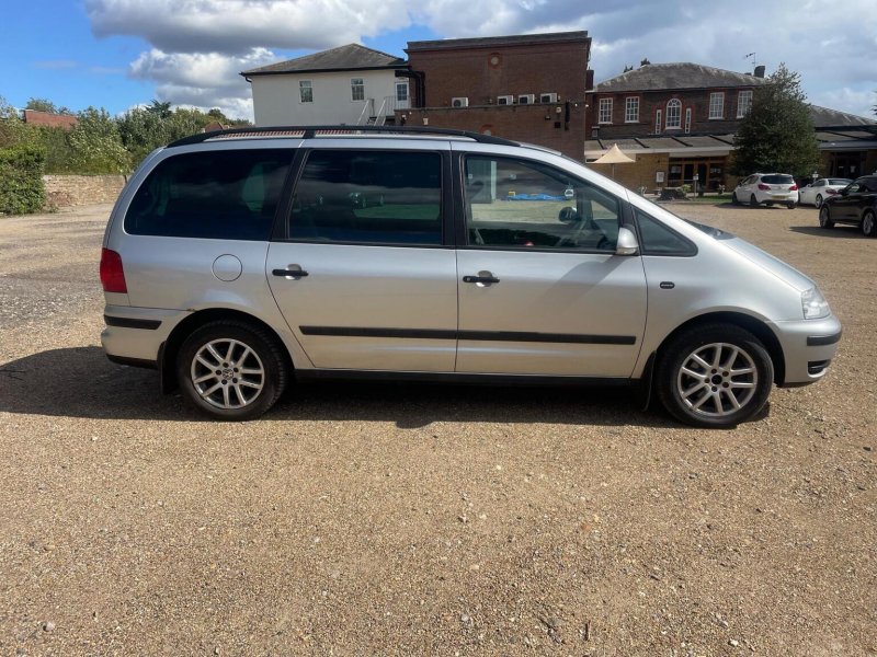 View VOLKSWAGEN SHARAN 1.9 TDI PD SE 5dr